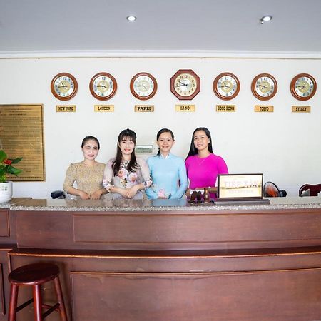 ホテル Khach San Bong Sen Vi Thanh エクステリア 写真