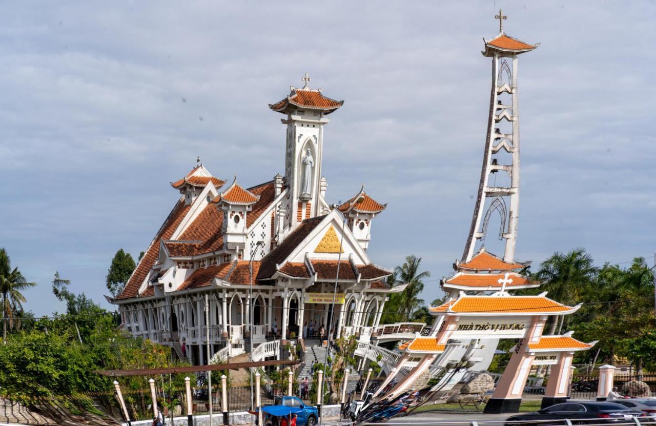 ホテル Khach San Bong Sen Vi Thanh エクステリア 写真